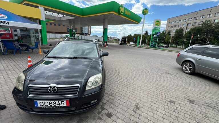 Ukrainā nogādāts vēl viens Toyota Avensis